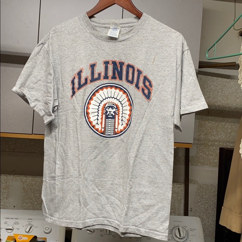 University of Illinois Chief Illiniwek t shirt